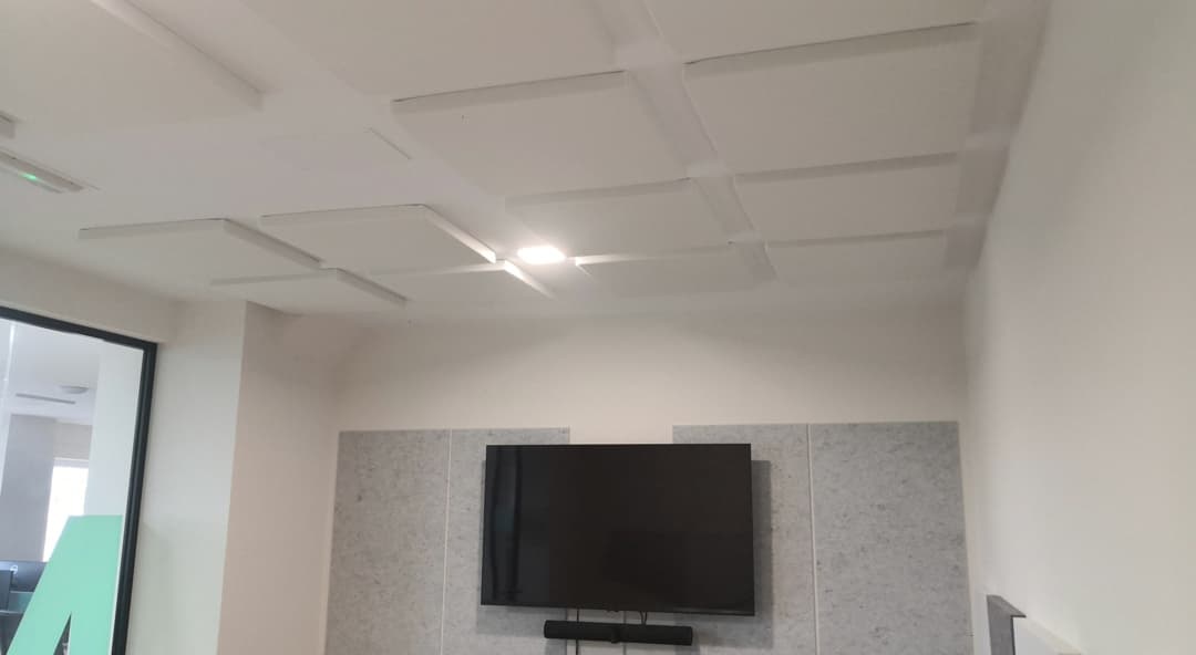 Trabajos de absorción acústica en A Coruña